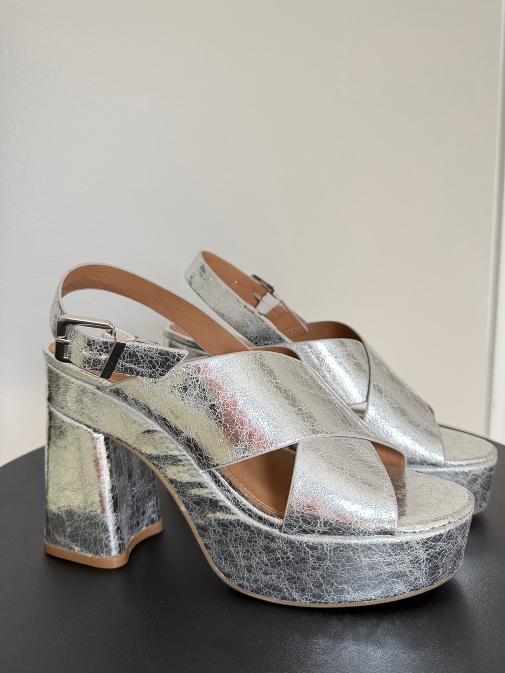 NWOT! Dolce Vita Wentz Platform Dandal